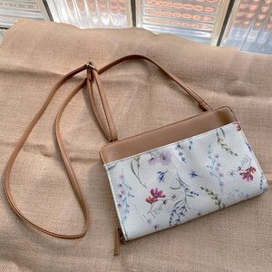Floral Crossbody Purse!